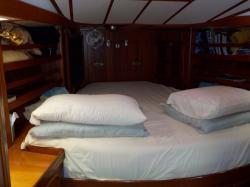 V Berth looking forward.JPG
