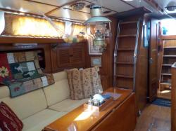Starboard Salon looking Aft.JPG