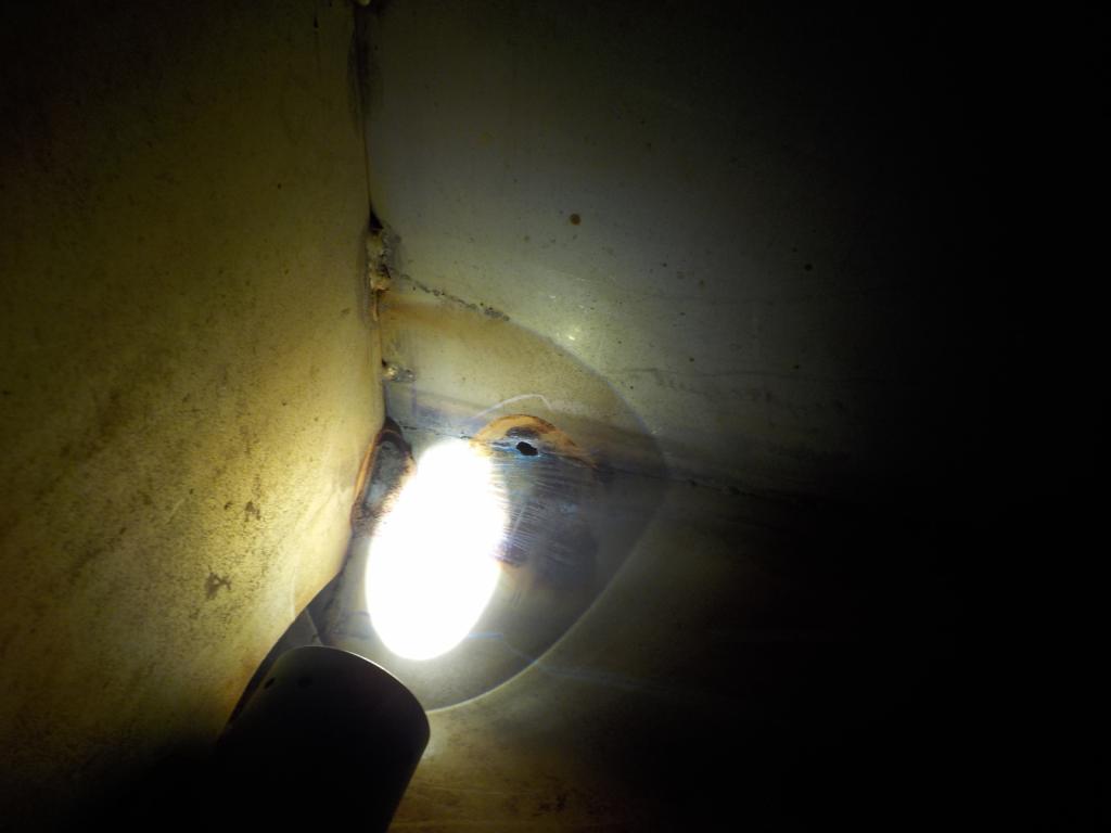 5 Hole at the bottom of the tank.jpeg