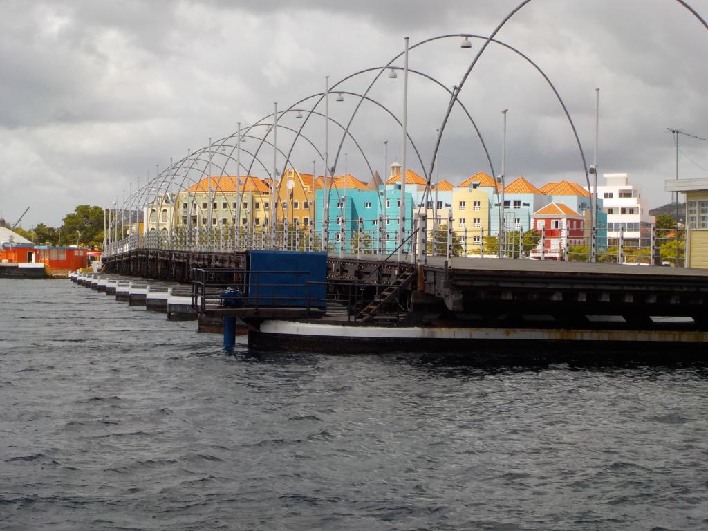 Queen Emma bridge opening.jpeg