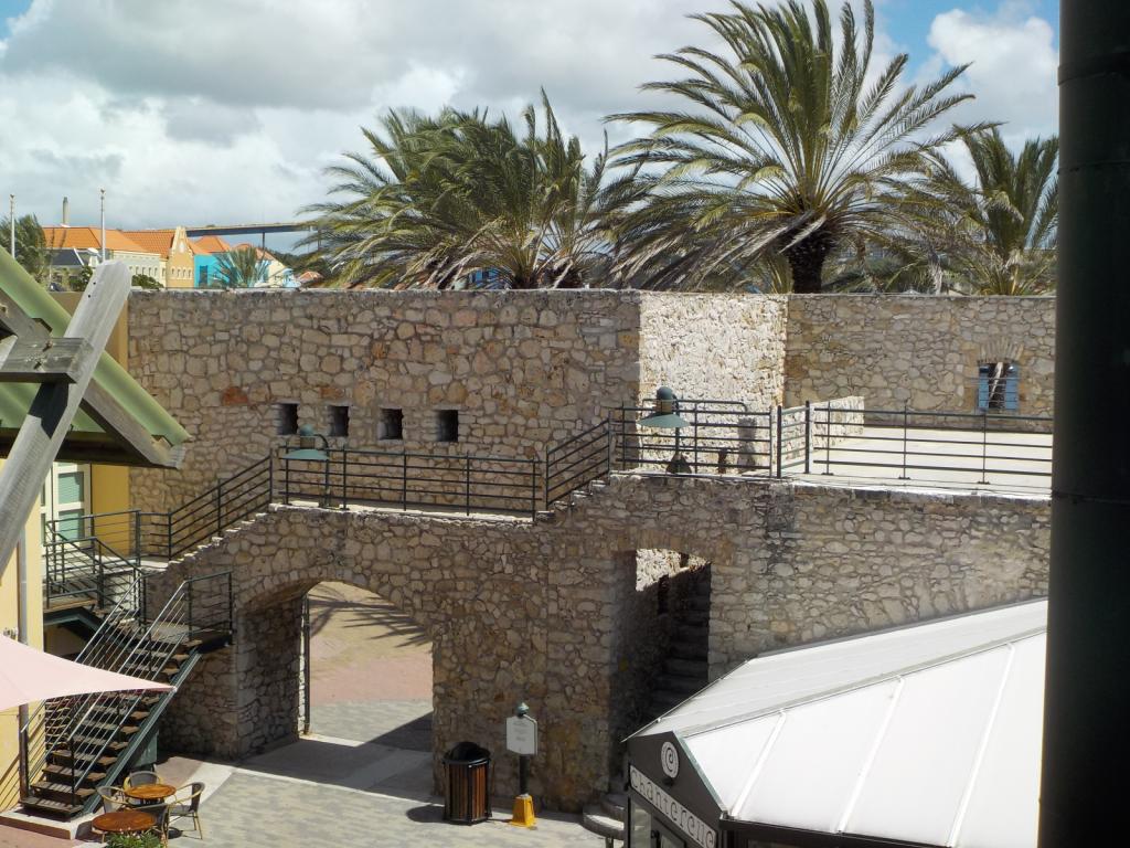 Rif Fort walls Otrobanda.jpeg
