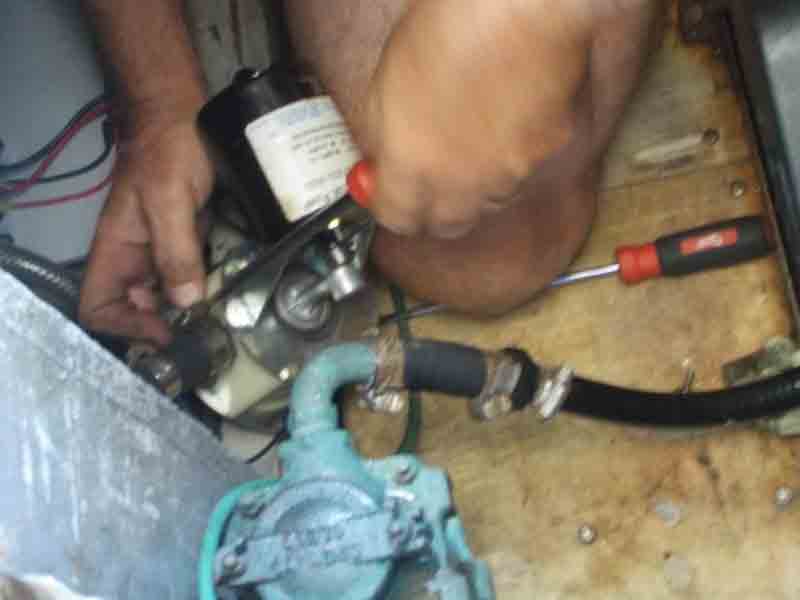 Fitting the new bilge pump.jpg