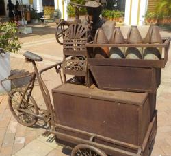 Ice cone seller by Edgardo Carmon.jpeg