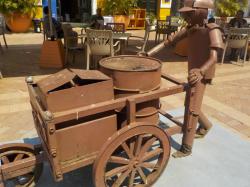 Merchant seller by Edgardo Carmon.jpeg