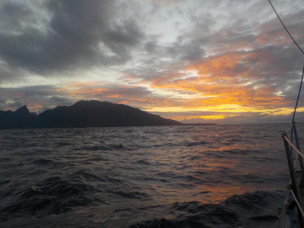 3474Sun set Moorea.jpeg